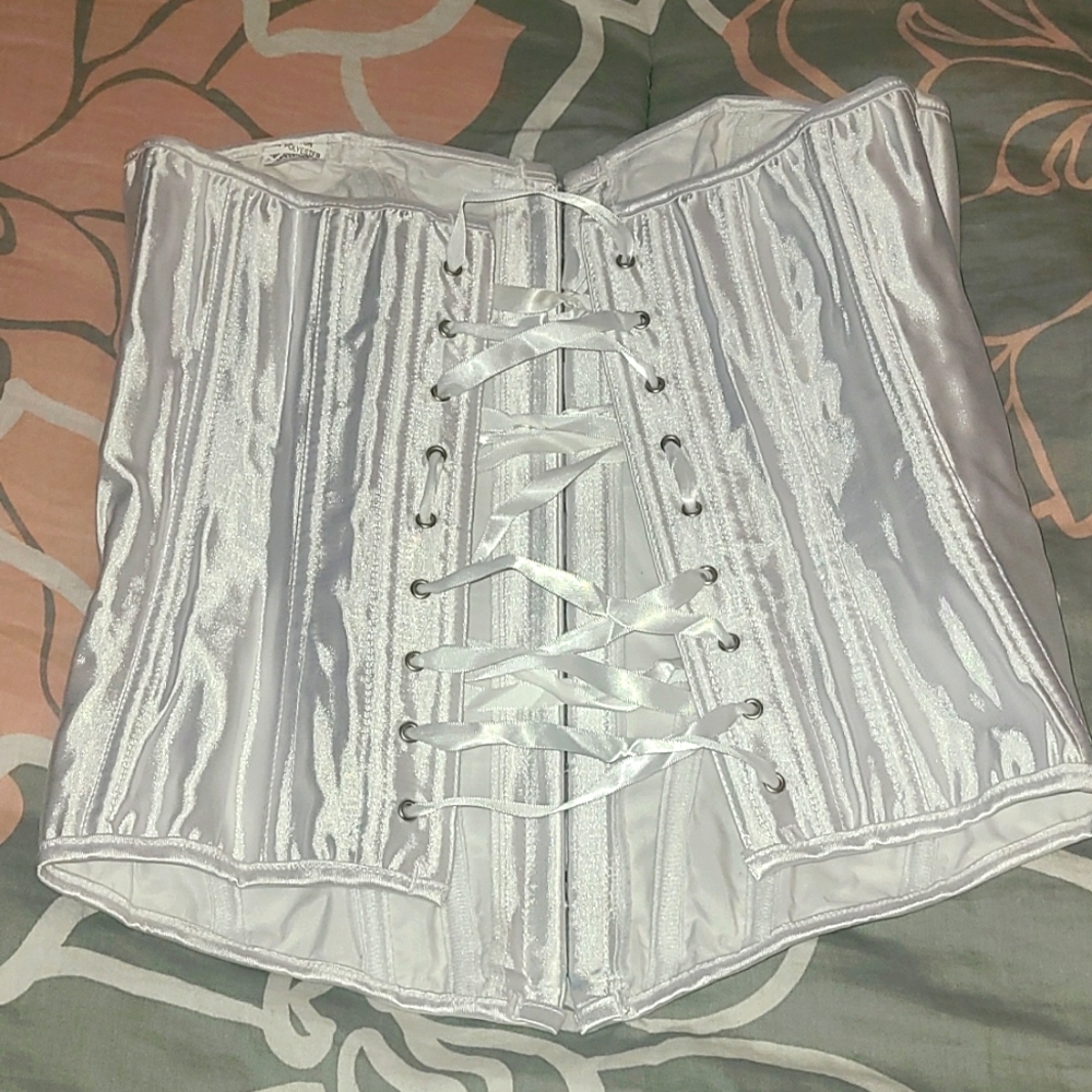 Women's satin white wedding style, ribbed corset, sz: M/L